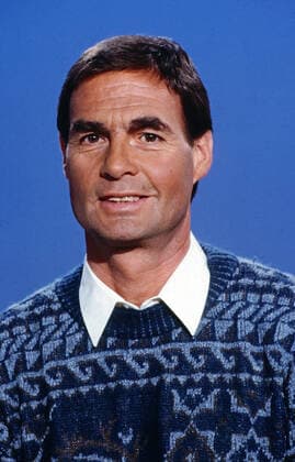 MANFRED VORDERWÜLBECKE Manfred Vorderwülbecke, deutscher Sportjournalist, Autor, Sportschau Moderator, Sportreporter beim Bayerischen Rundfunk, Spezialgebiet: Wintersport und Skilanglauf, Portrait, Deutschland, 1989. Manfred Vorderwuelbecke, German Sports journalist, author, Sports reporter at the Bayerische Rundfunk, ARD Sportschau moderator, his speciality winter sports and cross-country skiing, portrait, Germany, 1989., Deutschland Copyright: kpa UnitedArchives55043465 EDITORIAL USE ONLY