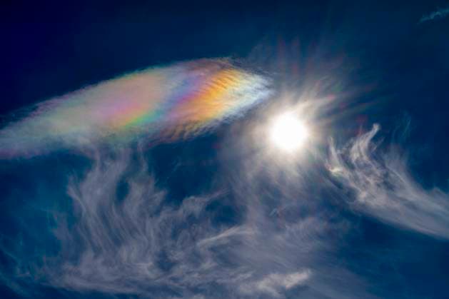 bunte irisierende Wolken und Sonne, Norwegen, Troms, Kvaloeya colourful iridescent clouds and sun, Norway, Troms, Kvaloya BLWS673742 *** Bunte iridescent Clouds and Sun, Norway, troms, Kvaloeya COLOURFUL iridescent Clouds and sun, Norway, troms, Kvaloya BLWS673742 Copyright: xblickwinkel H.xBaesemannx