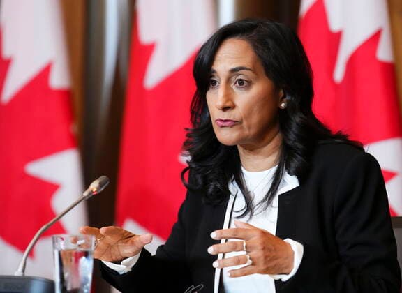 September 27, 2022, Ottawa, ON, CAN: Minister of National Defence Anita Anand holds a press conference in Ottawa on Tuesday, Sept. 27, 2022. Ottawa CAN  - ZUMAc35_ 20220927_zaf_c35_001 Copyright: xSeanxKilpatrickx