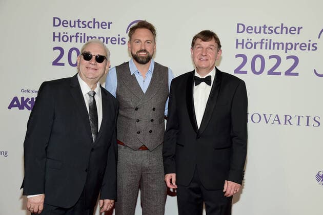 Entertainment Themen der Woche KW39 Entertainment Bilder des Tages Verleihung des 20. Deutschen Hörfilmpreises Armin von Buttlar, Vorstand Aktion Mensch, Steven Gätjen, Hans-Werner Lange, Präsident des DBSV Verleihung des 20. Deutschen Hörfilmpreises 2022 in cen BOLLE Festsäle am Spree-Bogeni n Berlin am 27.09.2022 *** Award of the 20 German Hearing Film Award Armin von Buttlar, Board Aktion Mensch, Steven Gätjen, Hans Werner Lange, President of the DBSV Award of the 20 German Hearing Film Award 2022 in cen BOLLE Festsäle am Spree Bogeni n Berlin am 27 09 2022 Photopress Mueller Photopress Mueller