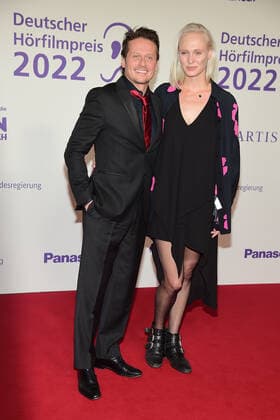 Verleihung des 20. Deutschen Hörfilmpreises Roman Knizka mit Freundin Nele Herrmann Verleihung des 20. Deutschen Hörfilmpreises 2022 in cen BOLLE Festsäle am Spree-Bogeni n Berlin am 27.09.2022