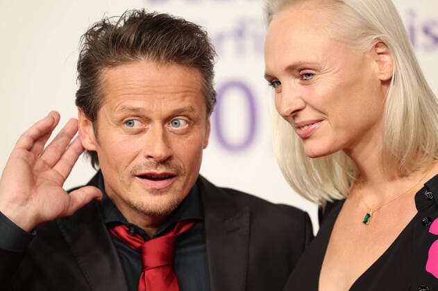 20. Deutsche Hörfilmpreis 2022 Roman Knizka mit Freundin Nele Herrmann Verrleihung des 20. Deutschen Hörfilmpreises 2022 in den Bolle Festsäle am Spree-Bogen in Berlin Copyright: xEventpressx