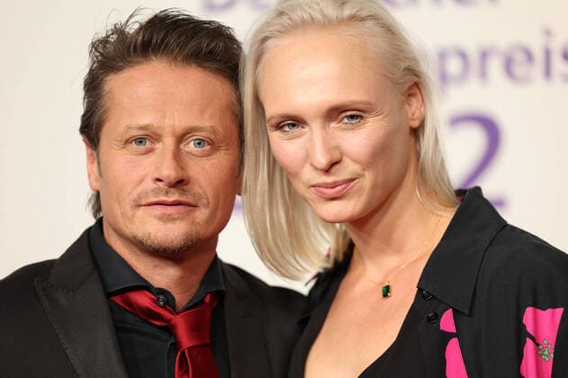 20. Deutsche Hörfilmpreis 2022 Roman Knizka mit Freundin Nele Herrmann Verrleihung des 20. Deutschen Hörfilmpreises 2022 in den Bolle Festsäle am Spree-Bogen in Berlin Copyright: xEventpressx