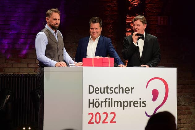 Verleihung des 20. Deutschen Hörfilmpreises Steven Gätjen, Jürgen Dusel, Hans-Werner Lange Verleihung des 20. Deutschen Hörfilmpreises 2022 in den BOLLE Festsäle am Spree-Bogen in Berlin am 27.09.2022