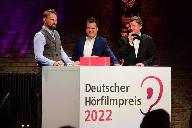 Verleihung des 20. Deutschen Hörfilmpreises Steven Gätjen, Jürgen Dusel, Hans-Werner Lange Verleihung des 20. Deutschen Hörfilmpreises 2022 in den BOLLE Festsäle am Spree-Bogen in Berlin am 27.09.2022