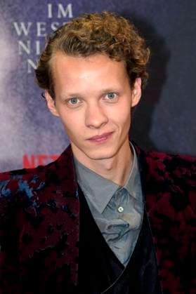 Felix Kammerer bei der Premiere des Kinofilms Im Westen nichts Neues im Kino International. Berlin, 27.09.2022