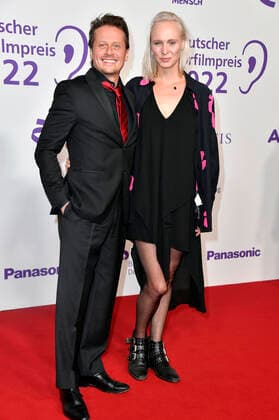 Roman Knizka und Nele Herrmann bei der Verleihung des 20. Deutschen Hörfilmpreises 2022 in den Bolle Festsälen am Spree-Bogen. Berlin, 27.09.2022
