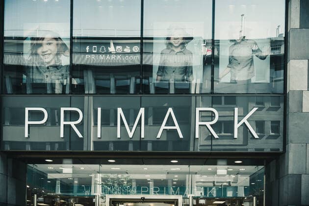 Mannheim Mannheim, Germany - June 11, 2022: Primark sign in forn of shopping store Copyright: xZoonar.com IngridxBalabanovax zoonar_18755398