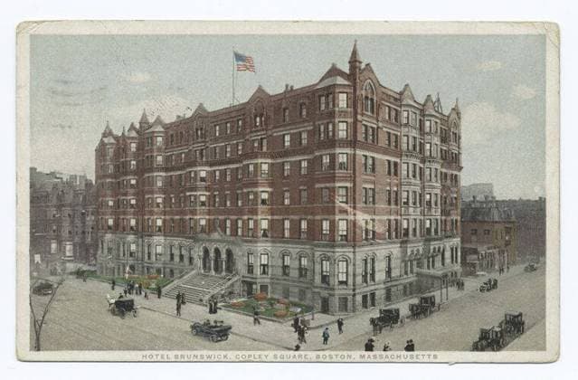 Hotel Brunswick, Copley Square, Boston, Massachusetts still image. Postcards. 1898 - 1931. The Miriam and Ira D. Wallach Division of Art, Prints and Photographs: Photography Collection Copyright: xpiemagsx nyplsipiepostcard28092022-321 !ACHTUNG AUFNAHMEDATUM GESCHÄTZT!