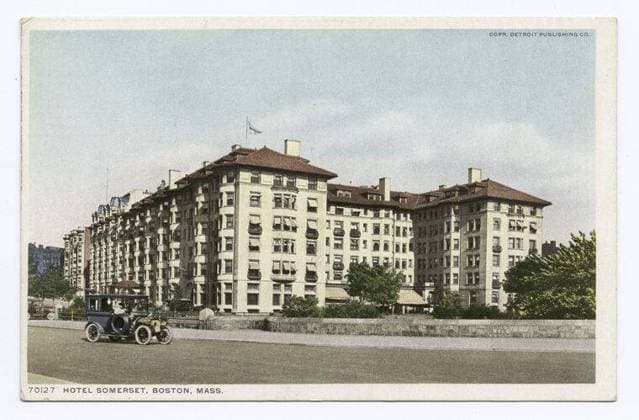 Hotel Somerset, Boston, Mass. still image. Postcards. 1898 - 1931. The Miriam and Ira D. Wallach Division of Art, Prints and Photographs: Photography Collection. Hotels , Massachusetts , Boston Copyright: xpiemagsx nyplsipiepostcard28092022-1129 !ACHTUNG AUFNAHMEDATUM GESCHÄTZT!