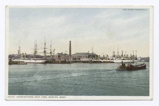 Charlestown Navy Yard, Boston, Mass. still image. Postcards. 1898 - 1931. The Miriam and Ira D. Wallach Division of Art, Prints and Photographs: Photography Collection. Charlestown Navy Yard (Mass.), Naval yards & naval stations , Massachusetts , Boston Copyright: xpiemagsx nyplsipiepostcard28092022-1136 !ACHTUNG AUFNAHMEDATUM GESCHÄTZT!