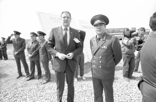 Elimination of intermediate and short range missiles 6694703 12.05.1991 Implementation of the Intermediate-Range Nuclear Forces Treaty (INF) between the USSR and the US dated December 8, 1987. From right: Head of the Nuclear Risk Reduction Center Lieutenant General Vladimir Medvedev and American observer Mr. Parker are seen before the destruction of missiles at the Kapustin Yar test ground in the Astrakhan Region. Astrakhan region Russia  Copyright: xx