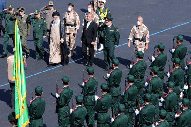 Bilder des Jahres 2022, News 10 Oktober News Themen der Woche KW40 News Bilder des Tages Iran s Supreme Leader Ayatollah Ali Khamenei attends a joint graduation ceremony for cadets of armed forces academies in the capital Tehran Iran s Supreme Leader Ayatollah Ali Khamenei attends a joint graduation ceremony for cadets of armed forces academies in the capital Tehran, on Octobre 3, 2022. Khamenei accused arch-foes the United States and Israel of fomenting unrest in the Islamic republic following the death of Kurdish woman Mahsa Amini. Photo by Khamenei office apaimages Tehran Tehran Iran, Islamic Republic of 031022_IRAN_KO_00 (5) Copyright: xapaimagesxKhameneixofficex xapaimagesx
