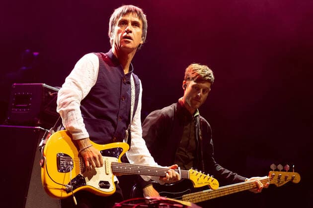 Entertainment Themen der Woche KW40 Entertainment Bilder des Tages BOSTON, MA - OCT 3: Johnny Marr performing alongside Iwan Gronow at TD Garden in Boston, Massachusetts on October 3, 2022. Copyright: xKatyxRogersx