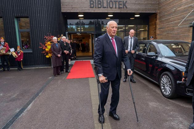 Bilder des Jahres 2022, Entertainment 10 Oktober Entertainment Themen der Woche KW40 Lampeland 20221004. Kong Harald besøker Flesberg og Lampeland. Lampeland Norge xx *** Lampeland 20221004 King Harald visits Flesberg and Lampeland Lampeland Norway xx,  Copyright: xTerjexPedersenx xObs25p-rIQ