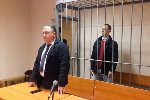 VORONEZH, RUSSIA - OCTOBER 4, 2022: Pictured in this video screen grab is US national Robert Gilman (R) as he appears for a sentencing hearing at the Voronezh Region Court. The court found Gilman guilty of violence against a representative of power and sentenced him to 4 and a half years in a penal colony. Gilman was detained and taken to a police station in Voronezh on 17 January 2022 for drunken behaviour on a train. According to the prosecution, Gilman kicked a police officer several times. Video grab. Best possible quality. Yelena Ruzanova TASS  TS1450D1