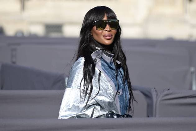 Bilder des Jahres 2022, Entertainment 10 Oktober Entertainment Themen der Woche KW40 Entertainment Bilder des Tages Naomi Campbell CELEBRITES : Arrivees et departs du defile Louis Vuitton - Paris - 04 10 2022 FedericoPestellini Panoramic 