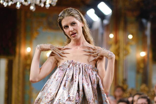 Entertainment Themen der Woche KW40 October 4, 2022, Madrid, Spain: A model showcases Franco Quintans design during the Atelier Couture bridal catwalk within Madrid Fashion Week, held at Santa Isabel Palace in Madrid. Madrid Spain - ZUMAs197 20221004_zaa_s197_307 Copyright: xAtilanoxGarciax