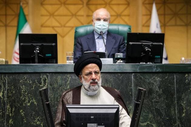 News Themen der Woche KW40 October 4, 2022, Tehran, Tehran, Iran: Iranian President EBRAHIM RAISI addresses the parliament in a vote of confidence session for his proposed labor minister in Tehran, Iran, Tuesday, Oct. 4, 2022. The Iranian supreme leader Ayatollah Ali Khamenei gave a speech concerning recent protests, condemning the mobilizations as riots and accused the US, Israel, and the west of planning the protests inside the country. Iran has experienced anti-government protests around the country in the past three weeks. Tehran Iran - ZUMAi98_ 20221004_zih_i98_062 Copyright: xIcanax