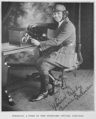 Bessie Coleman, aviatrix.. Illustrations. 1925. Schomburg Center for Research in Black Culture, Jean Blackwell Hutson Research and Reference Division. African Americans , Chicago (Ill.) Copyright: xpiemagsx nyplsipiept229092022-8373 !ACHTUNG AUFNAHMEDATUM GESCHÄTZT!