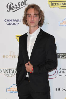 October 4, 2022, Rome, Italy: Luca Vergoni attends at the red carpet of the Globo d oro award 2022 at the Auditorium Parco Della Musica. Rome Italy - ZUMAs197 20221004_zaa_s197_393 Copyright: xCartellixMariox
