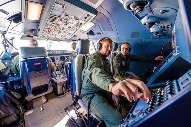 Entertainment Themen der Woche KW40 Entertainment Bilder des Tages 05-10-2022 Eindhoven King Willem-Alexander visited the Eindhoven Air Base and the Multinational MRTT Unit (MMU). The King flew with a MRTT tanker plane for an exercise over the Wadden Sea. Â  Copyright: xPPEx