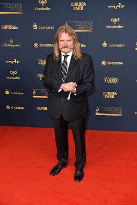 Leslie Mandoki bei der GOLDENE HENNE 2022 in der Media City in Leipzig am 07.01.2022 - Roter Teppich