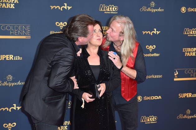 Ute Freudenberg, Claudius Dreilich, Bernd Römer (Karat) bei der GOLDENE HENNE 2022 in der Media City in Leipzig am 07.10.2022 - Roter Teppich