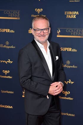 Frank Plasberg bei der GOLDENE HENNE 2022 in der Media City in Leipzig am 07.10.2022 - Roter Teppich