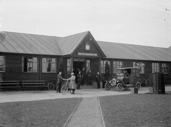 Ministry of Information First World War Official Collection Munition township at Gretna. The Central Offices from which the Township is managed. Copyright: xpiemagsx minofinfopieww04102022-1070 !ACHTUNG AUFNAHMEDATUM GESCHÄTZT!