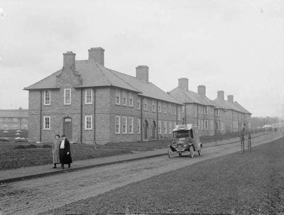 Ministry of Information First World War Official Collection Type of houses for workers, Gretna munition township. Copyright: xpiemagsx minofinfopieww04102022-1077 !ACHTUNG AUFNAHMEDATUM GESCHÄTZT!