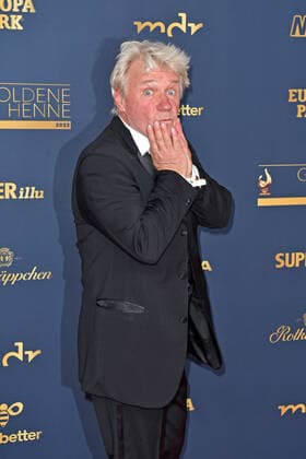 Jörg Schüttauf bei der GOLDENE HENNE 2022 in der Media City in Leipzig am 07.01.2022 - Roter Teppich