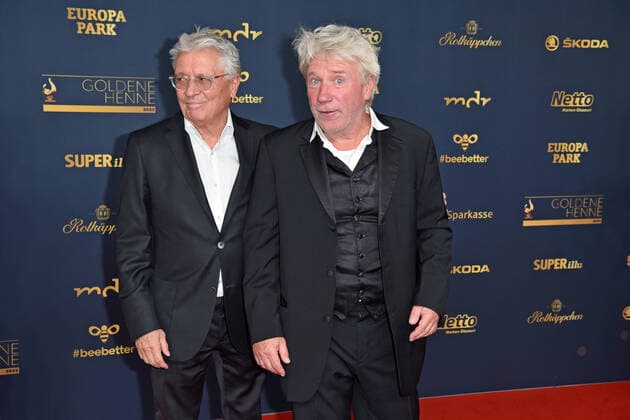 Henry Huebchen, Jörg Schüttauf bei der GOLDENE HENNE 2022 in der Media City in Leipzig am 07.01.2022 - Roter Teppich