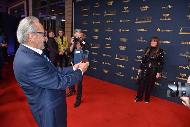 Wolfgang Stumph mit Ehefrau Christine Stumph bei der GOLDENE HENNE 2022 in der Media City in Leipzig am 07.01.2022 - Roter Teppich
