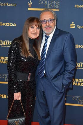 Wolfgang Stumph mit Ehefrau Christine Stumph bei der GOLDENE HENNE 2022 in der Media City in Leipzig am 07.01.2022 - Roter Teppich