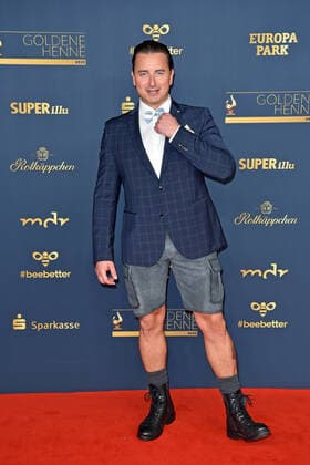Andreas Gabalier bei der GOLDENE HENNE 2022 in der Media City in Leipzig am 07.01.2022 - Roter Teppich