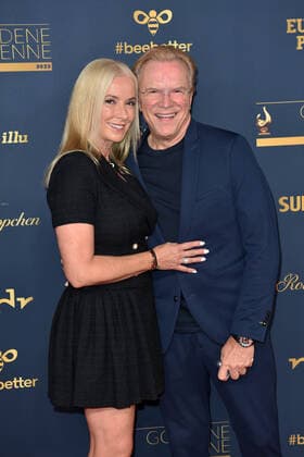 Wolfgang Lippert mit Ehefrau Gesine Lippert bei der GOLDENE HENNE 2022 in der Media City in Leipzig am 07.01.2022 - Roter Teppich