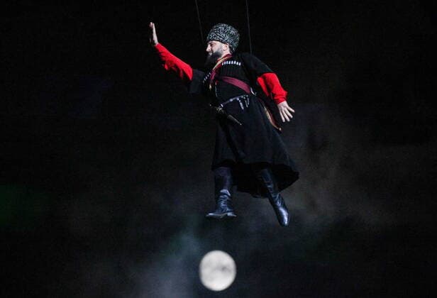 Russia. Grozny. OCTOBER 7, 2022. An artist performs during a concert marking the 70th birthday of Russian President Vladimir Putin. Erik Romanenko TASS  55236610