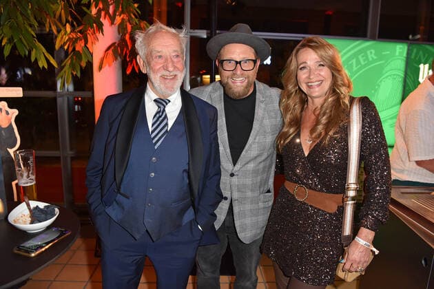 Gregor Meyle, Dieter Hallervorden mit Ehefrau Christiane Zander bei der GOLDENE HENNE 2022 in der Media City in Leipzig am 07.10.2022 - Aftershowparty