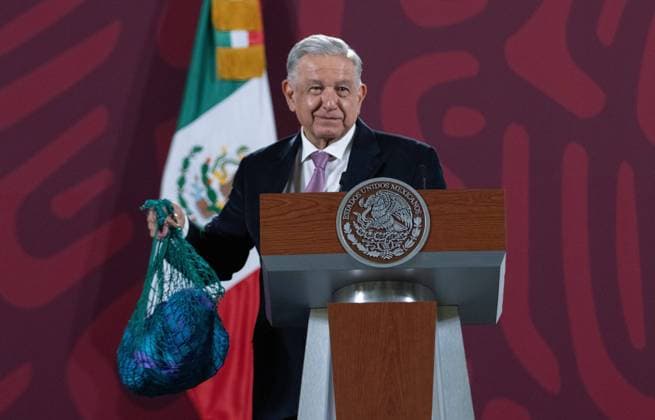 Octuber 7, 2022. Mexico City, Mexico. This morning, Mexican President Andro s Manuel LoÂ³pez Obrador speaks during the daily morning news conference at national palace. On October 7, 2022 in Mexico City, Mexico. Mexico City Mexico - ZUMAe321 20221007_zia_e321_034 Copyright: xAlexxDalton xEyepixxGroupx