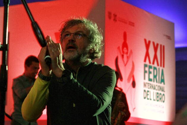 October 07, 2022, Mexico City, Mexico: filmmaker and musician, Emir Kusturica & The No Smoking Orchestra performs during the XXII ZoÂ³calo International Book Fair at the Ricardo Flores MagoÂ³n forum on October 07, 2022 in Mexico City, Mexico Mexico City MÃ xico - ZUMAe321 20221007_zia_e321_070 Copyright: xCarlosxSantiago xEyepixxGroupx