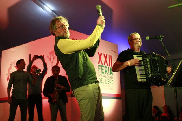 October 07, 2022, Mexico City, Mexico: filmmaker and musician, Emir Kusturica & The No Smoking Orchestra performs during the XXII ZoÂ³calo International Book Fair at the Ricardo Flores MagoÂ³n forum on October 07, 2022 in Mexico City, Mexico Mexico City MÃ xico - ZUMAe321 20221007_zia_e321_071 Copyright: xCarlosxSantiago xEyepixxGroupx