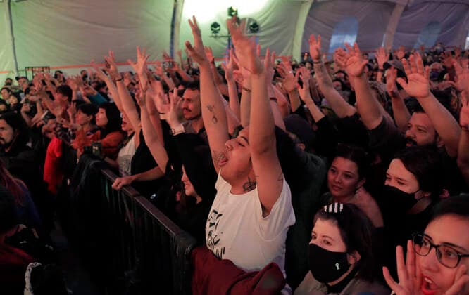 Emir Kusturica And The No Smoking Orchestra Performs In Mexico Attendees at the concert of Emir Kusturica and the No Smoking Orchestra, an alternative rock band from Serbia, on the occasion of the XXII International Book Fair in the Zocalo of Mexico City. Mexico City Mexico City Mexico  Copyright: xGerardoxVieyrax originalFilename: vieyra-notitle221008_np2FU.jpg