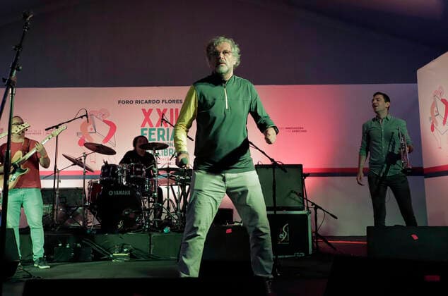 Emir Kusturica And The No Smoking Orchestra Performs In Mexico Emir Kusturica and the No Smoking Orchestra, an alternative rock band from Serbia, will perform during the XXII International Book Fair in Mexico City s Zocalo. Mexico City Mexico City Mexico  Copyright: xGerardoxVieyrax originalFilename: vieyra-notitle221008_npAjW.jpg