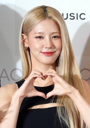2022 THE FACT MUSIC AWARDS red carpet SEOUL, SOUTH KOREA, OCT 08: South Korean singer Cho Mi-yeon ( (G)I-DLE - Miyeon ) during 2022 THE FACT MUSIC AWARDS at the KSPO DOME in Seoul, South Korea, on October 08, 2022. Seoul the KSPO DOME South Korea 7620_264653 Copyright: xSeokyongxLee PentaxPressx