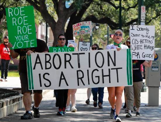 Women s Wave March And Protest Demonstrators gather and march outside the 1910 Harris County Courthouse in Houston, Texas, on October 8, 2022. On Saturday, October 8th, 2022, Women s Wave marches were staged across the country in support of reproductive rights ahead of midterm elections Houston United States  Copyright: xReginaldxMathalonex originalFilename: mathalone-notitle221008_npPgj.jpg