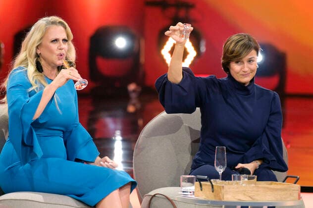Bilder des Jahres 2022, Entertainment 10 Oktober Entertainment Themen der Woche KW40 Barbara Schöneberger und Sandra Maischberger in der ARD-Unterhaltungsshow Verstehen Sie Spass? live im Studio H in Berlin-Adlershof. Berlin, 08.10.2022 *** Barbara Schöneberger and Sandra Maischberger in the ARD entertainment show Verstehen Sie Spass live in Studio H in Berlin Adlershof Berlin, 08 10 2022 Foto:xF.xKernx xFuturexImage