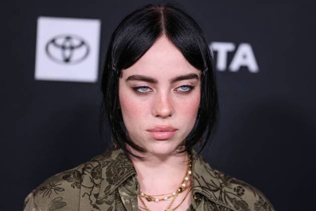 2022 Environmental Media Association Awards Gala American singer-songwriter Billie Eilish (Billie Eilish Pirate Baird O Connell) wearing Gucci arrives at the 2022 Environmental Media Association Awards Gala held at Sunset Las Palmas Studios in Hollywood, Los Angeles, California, United States. Sunset Las Palmas Studios, Hollywood, Los Angeles, California California United States  Copyright: xImagexPressxAgencyx originalFilename: collin-2022envi221009_npoCl.jpg