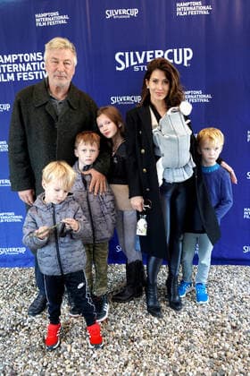 Bilder des Jahres 2022, Entertainment 10 Oktober Entertainment Themen der Woche KW40 Entertainment Bilder des Tages October 9, 2022, New York, NY, USA: ALEC BALDWIN and HILARIA BALDWIN and their children attend the ChairmanÃ¢â‚¬â ¢s Reception at the 30th Annual Hamptons International Film Festival,.Private residence, East Hampton, NY.October 9, 2022 . New York USA - ZUMAms4_ 20221009_zaf_ms4_001 Copyright: xSoniaxMoskowitzxGordonx