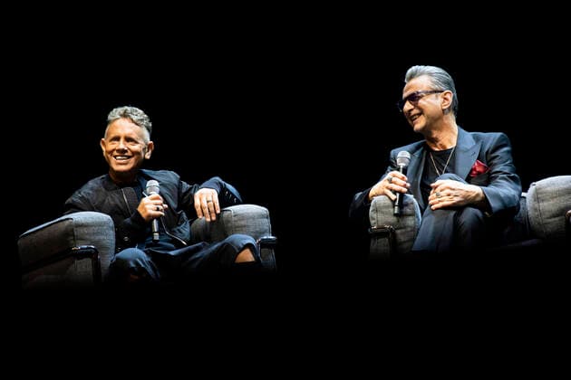 Bilder des Jahres 2022, Entertainment 10 Oktober Entertainment Themen der Woche KW40 Depeche Mode Mitglieder Dave Gahan (R) und Martin Gore (L) halten eine Pressekonferenz in Berlin am 4. Oktober 2022. Depeche Mode - Pressekonferenz in Berlin *** Depeche Mode members Dave Gahan R and Martin Gore L hold a press conference in Berlin on 4 October 2022 Depeche Mode press conference in Berlin
